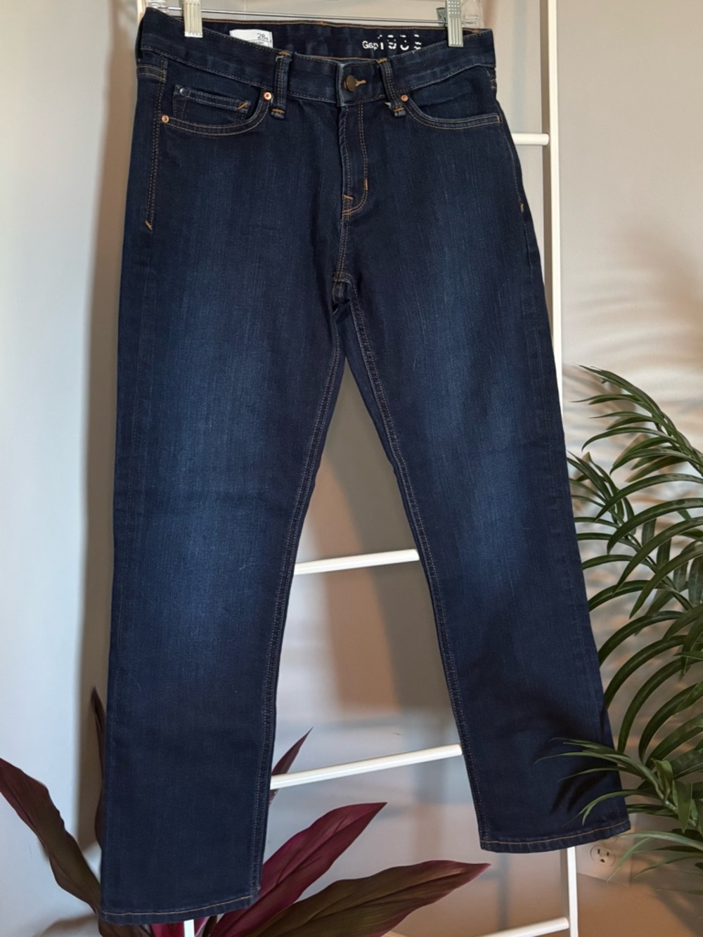GAP 1969 Women Straight Leg Jeans in Dark Wash - Picture 5 of 16